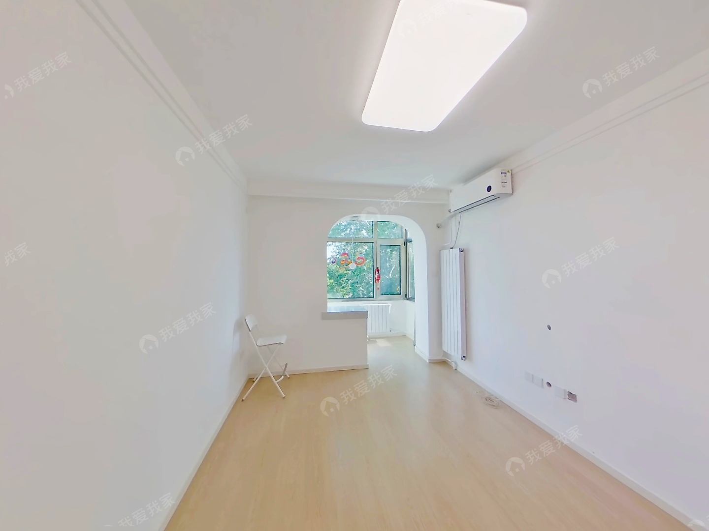 八角南路南北通透，精装修不临街，双卧室朝阳两居出售