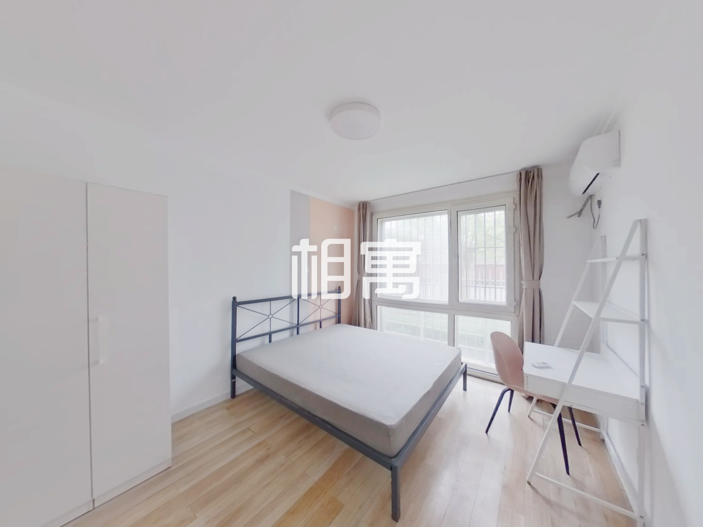 龙泽·新龙城·低楼层·3居室·主卧