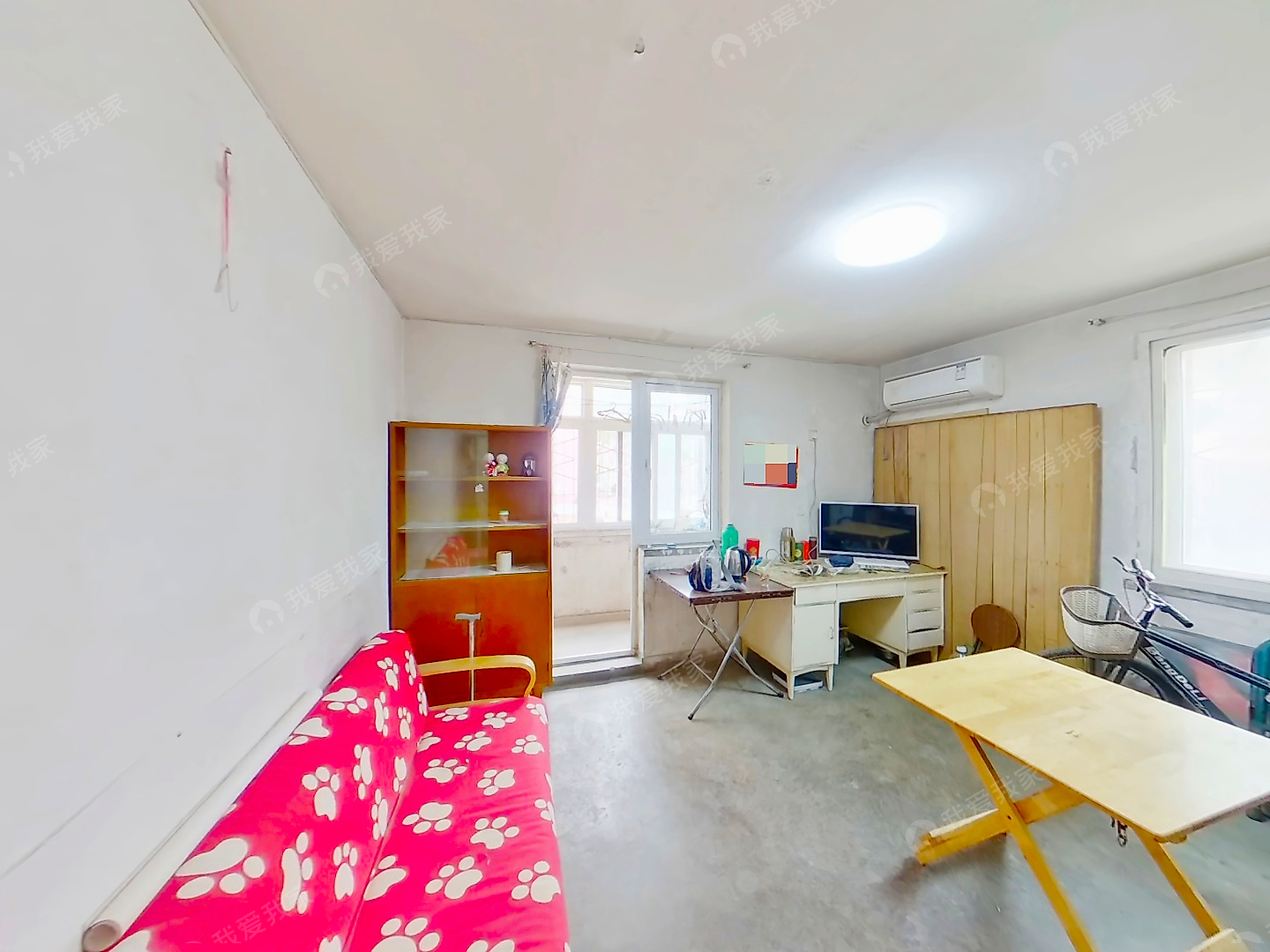 二环外，紧邻地铁4号线北京南站，洋桥西里，西北向，三居室