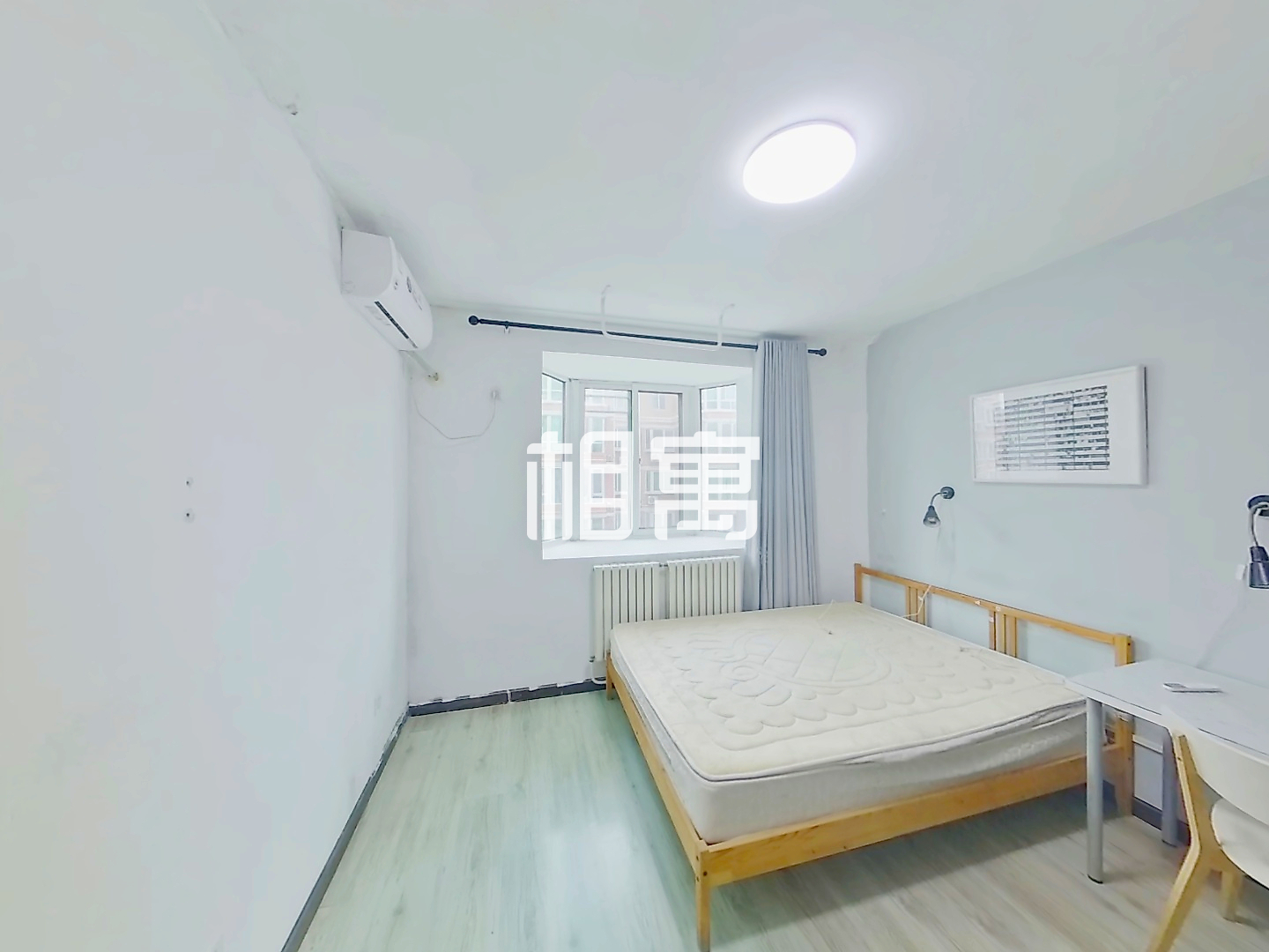 新华联家园南区·中楼层·4居室·次卧1