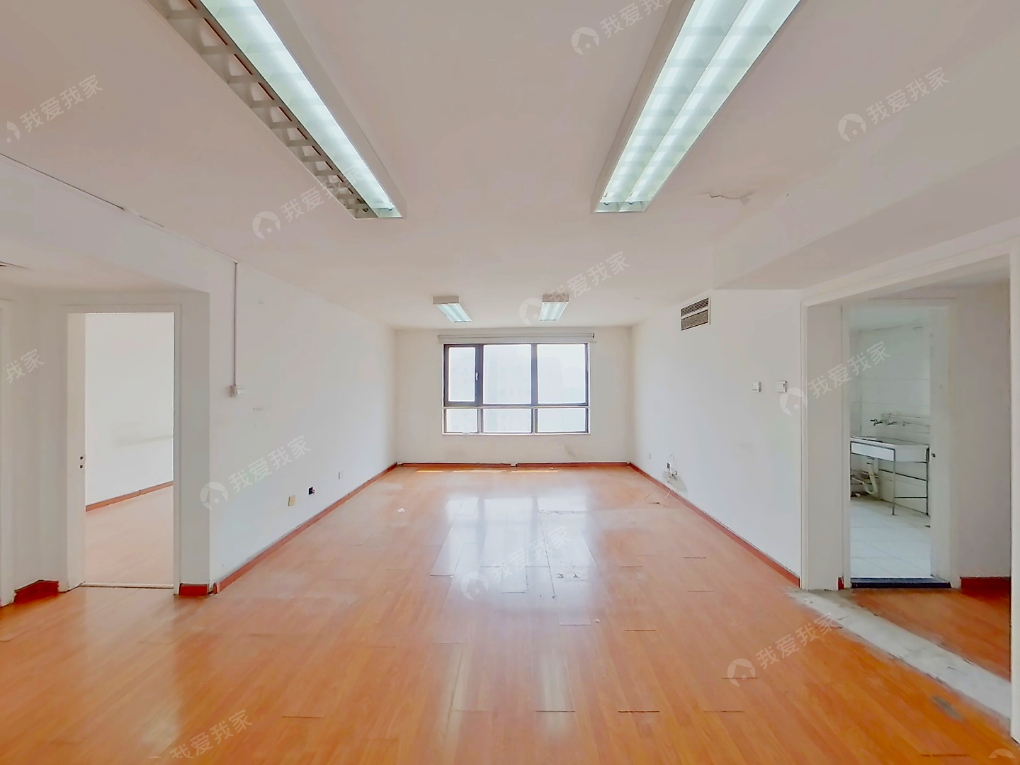 朝阳门，商品房社区，环境好，全南向115平米住宅，电梯直达。