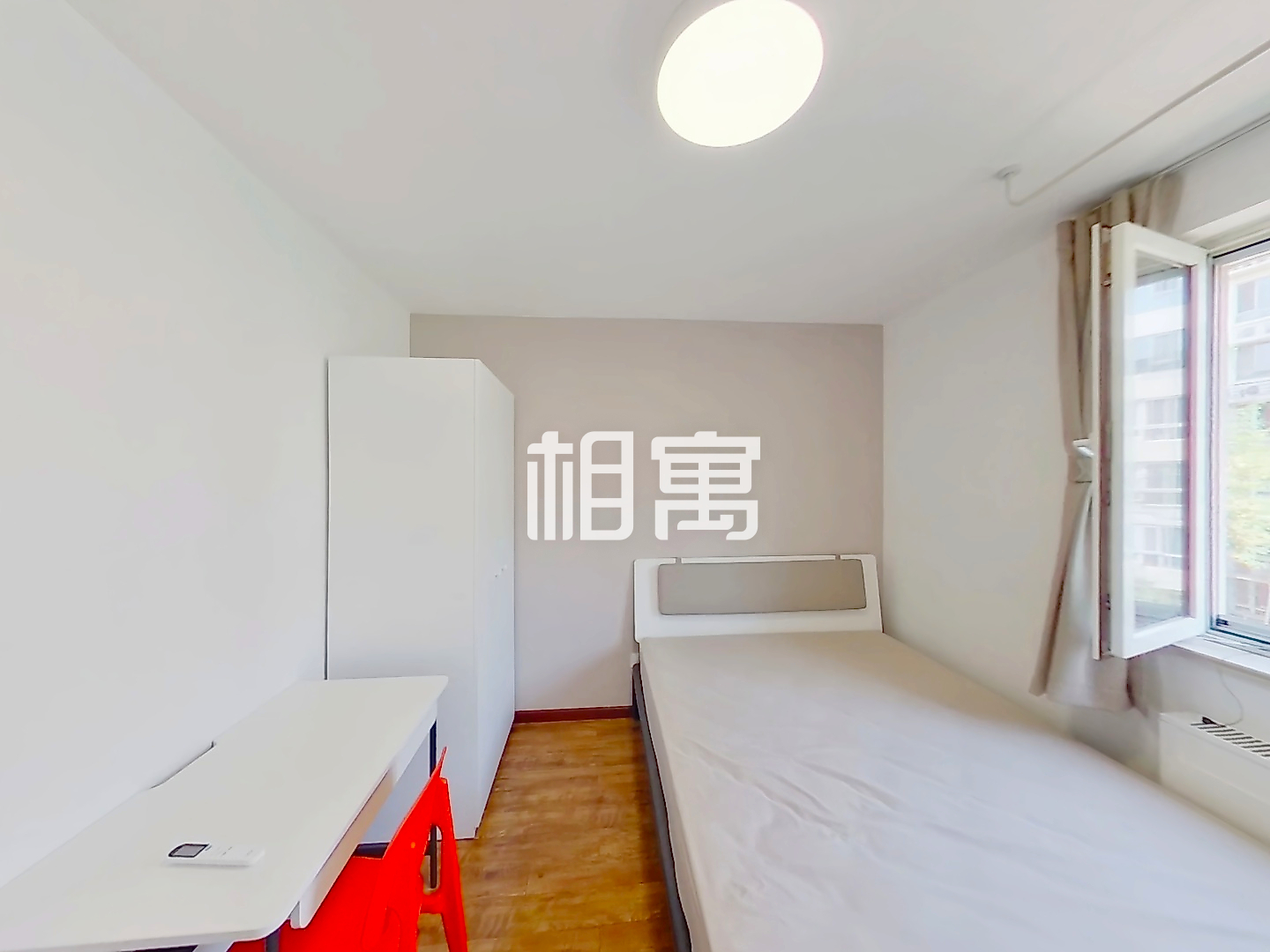 龙锦苑四区·中楼层·4居室·次卧3