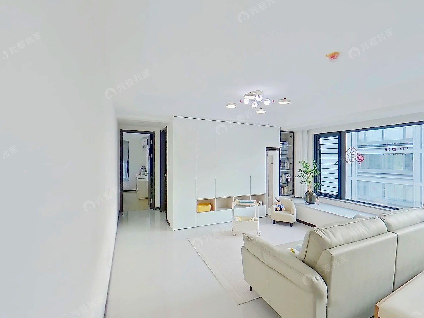 边套豪华装修 送家具送车位 高层西边套 拎包入住