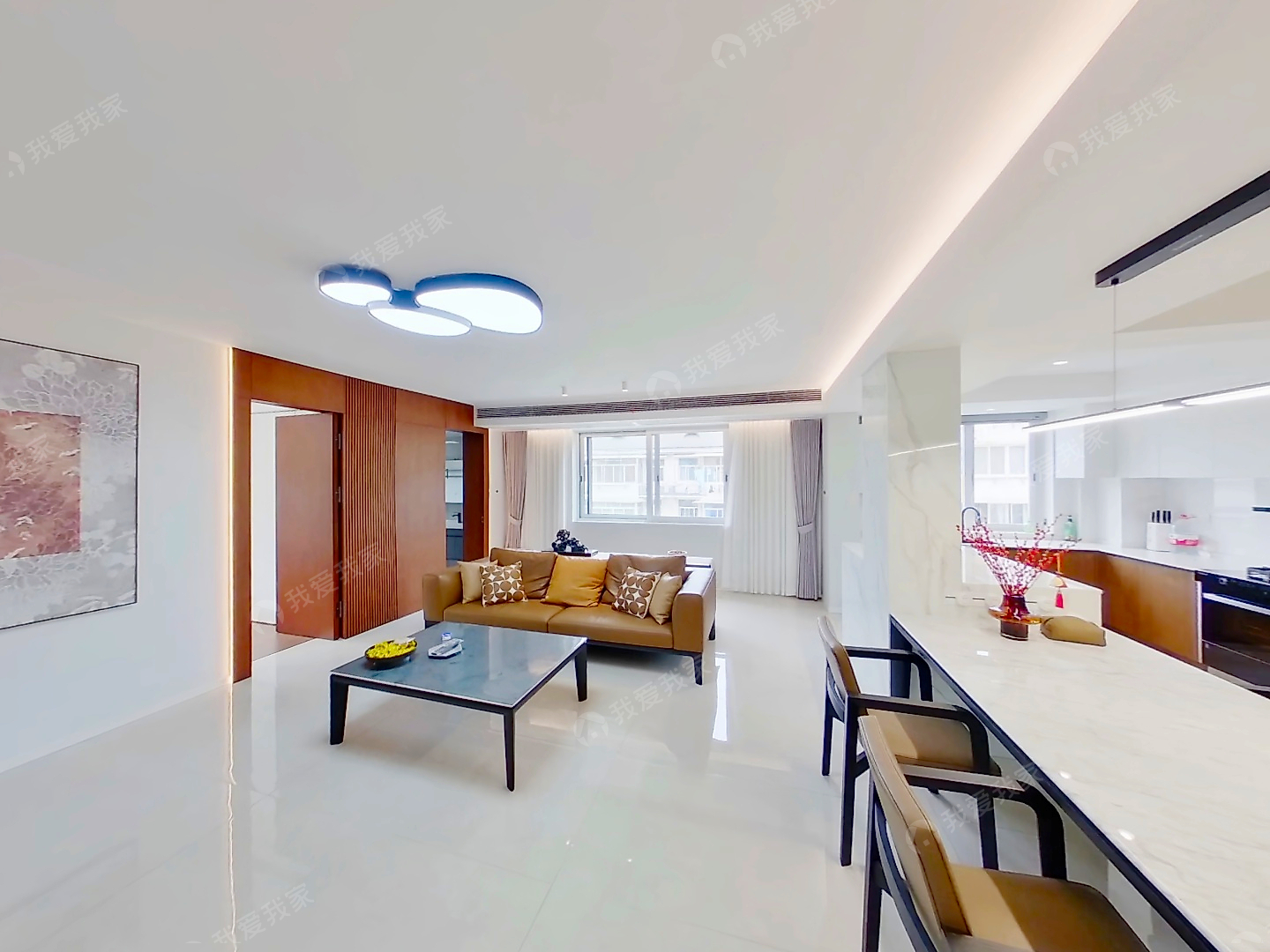 新出西边套，三开间朝南，全屋定制家具，百万豪装，可拎包入住