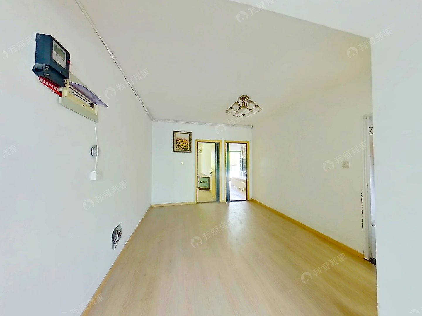 香洲里 上面两层，带地下室，电梯房，南北通透，户型正气