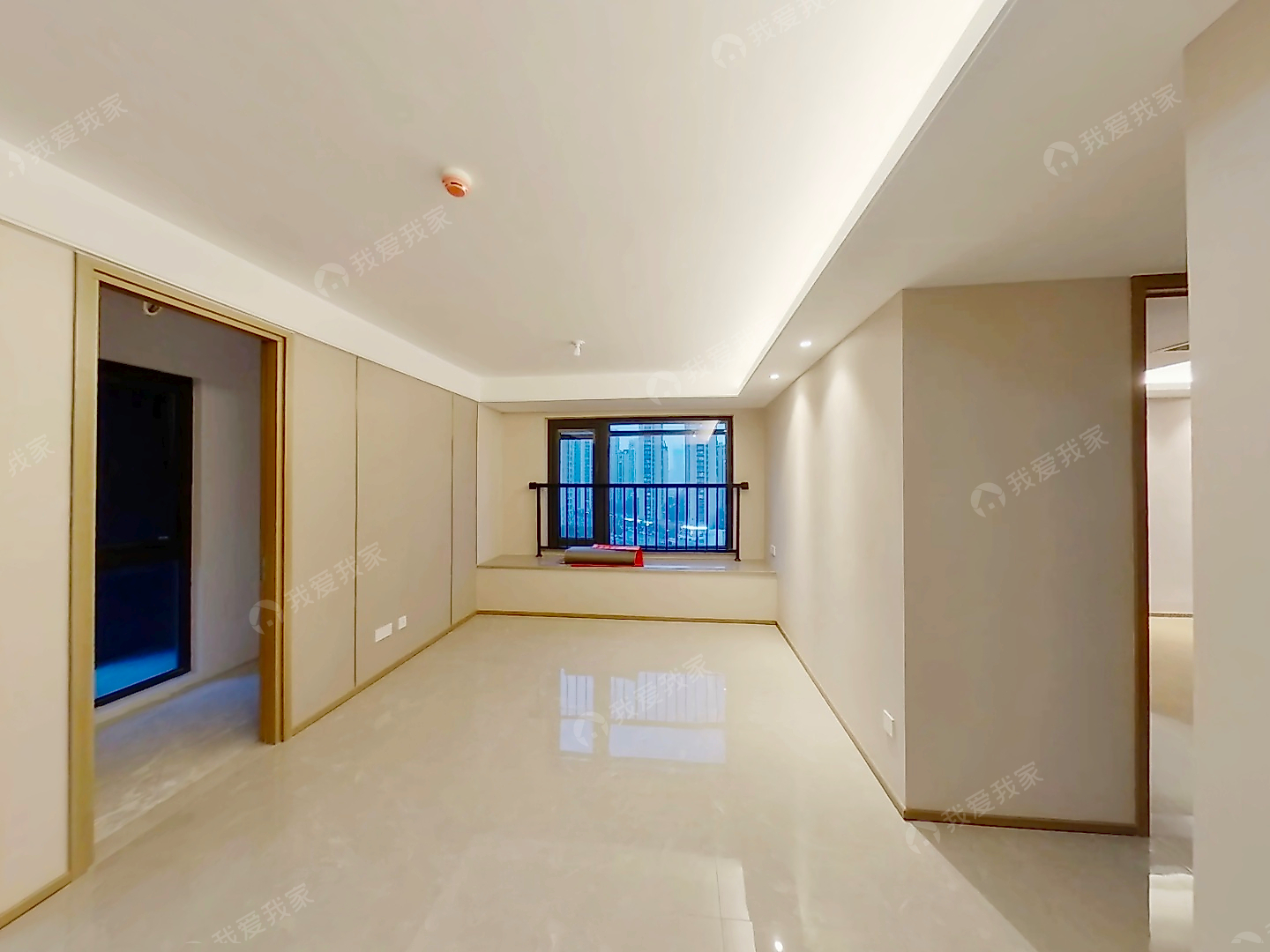 店长推荐 东边套大三房 房东诚心出售 看房方便 价格可大谈