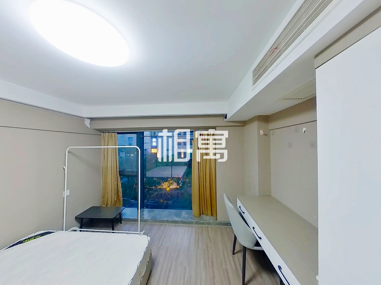 新泽艺金座·1居室