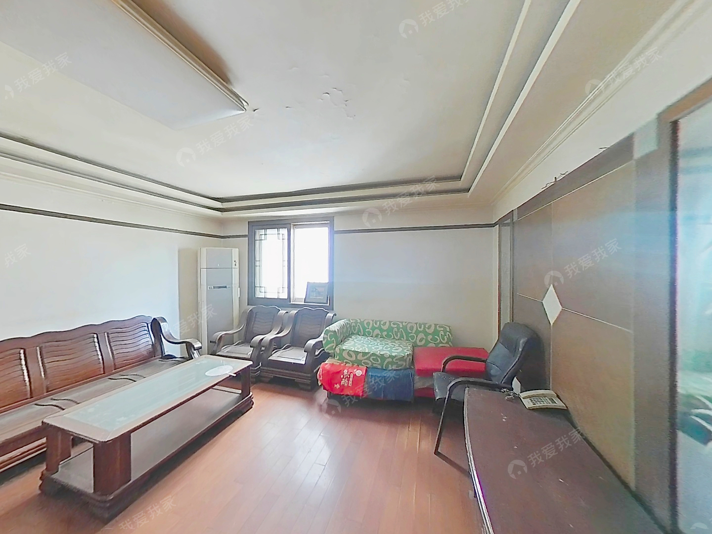 建邺路住宅三室二厅小区中间位置不临街，楼层好采光佳，诚心出售