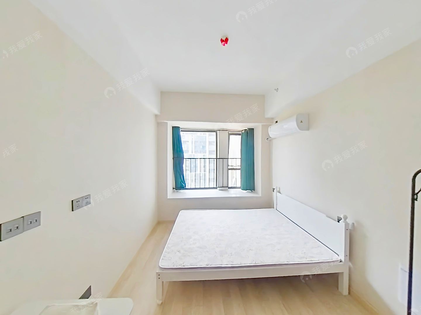 绿地万科云都会·1室·1厅精装修家具家电齐全拎包入住