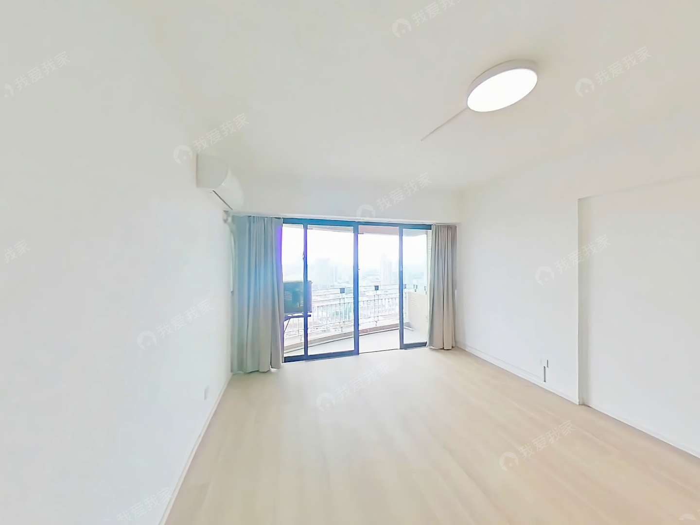 满五不唯+高层看和平公园+两个卫生间+接受置换+诚意
