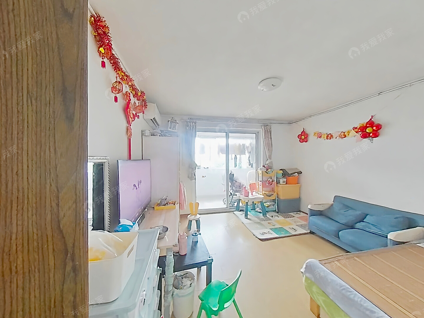 近18号线，路对面是谨才，中间楼层