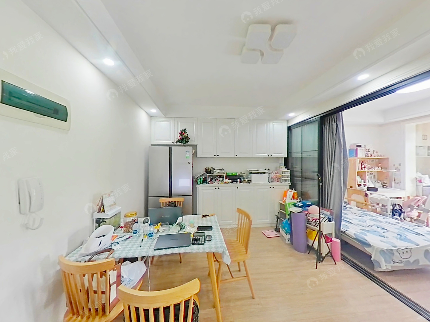 经纬五期电梯小洋房，精装修带地暖，总高6楼的4楼，采光无遮挡