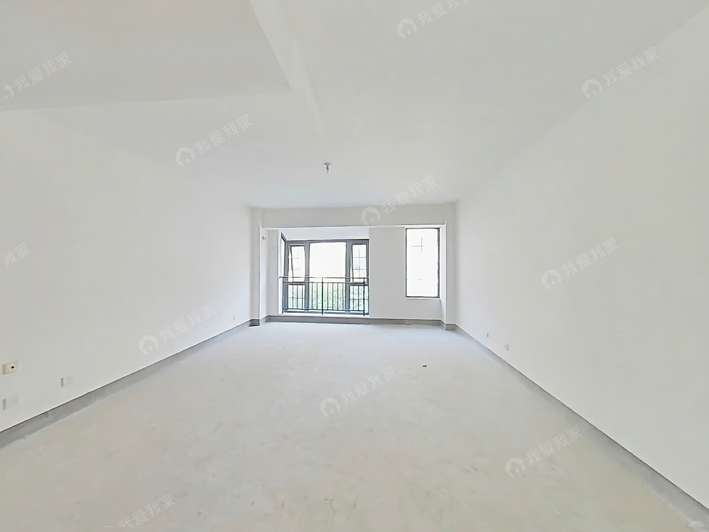 前排全明地下室，下层式花园，全新毛坯联排别墅