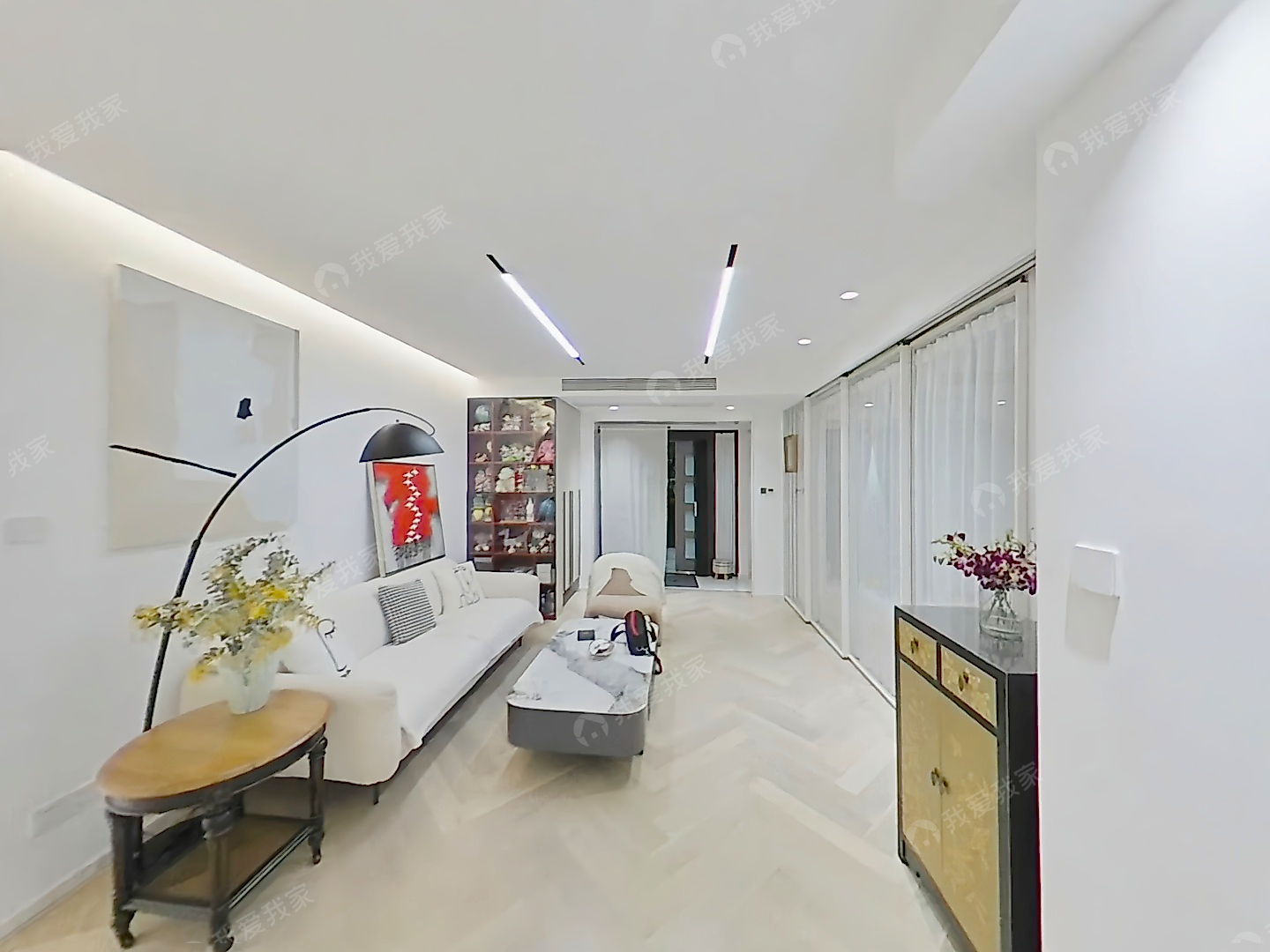 稀有南北通底复，看房方便，120万精装修拎包入住，带产权车位