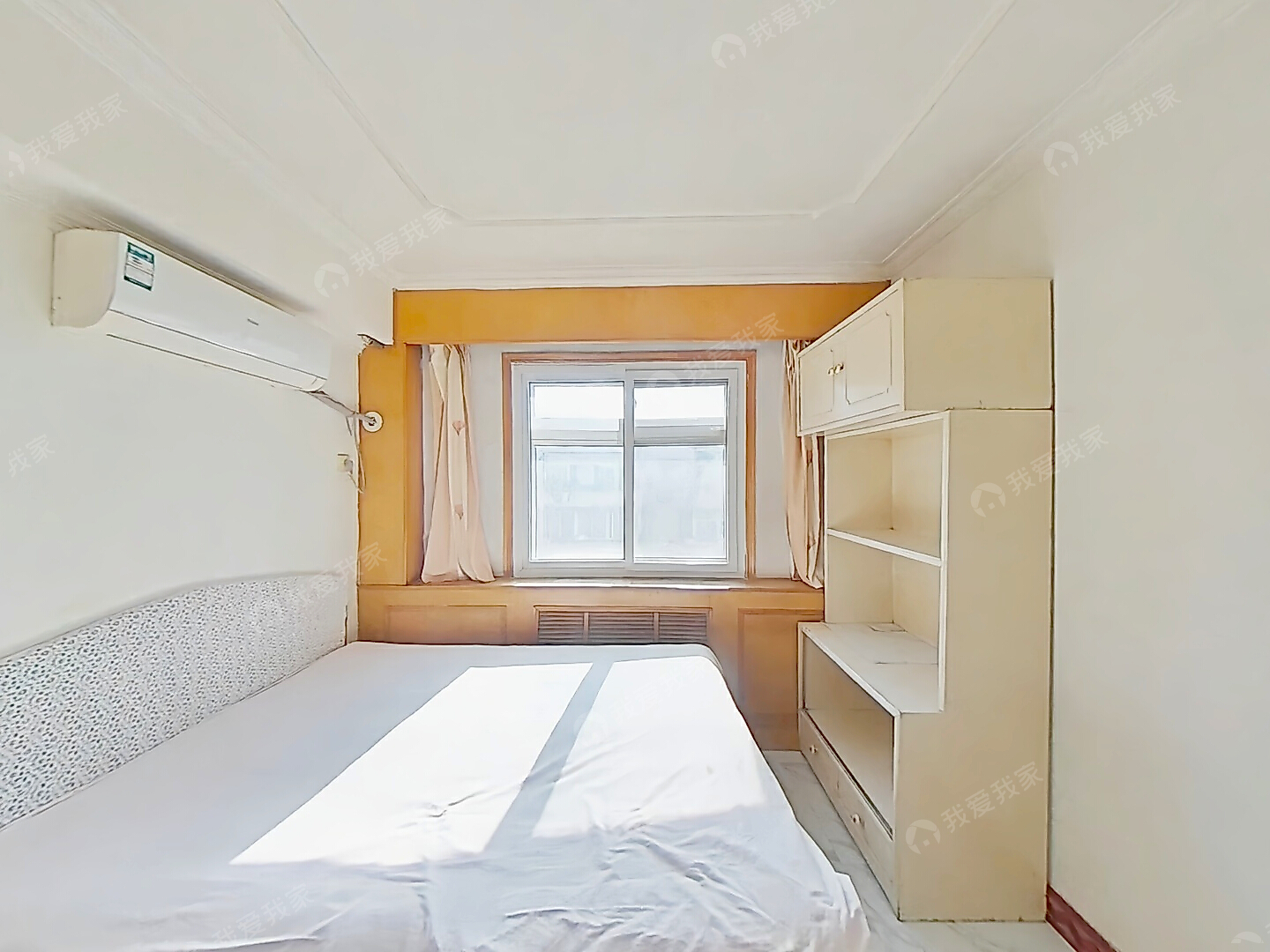 中山门南里 1室1厅 东西齐全 中独 1梯3户 看房方便