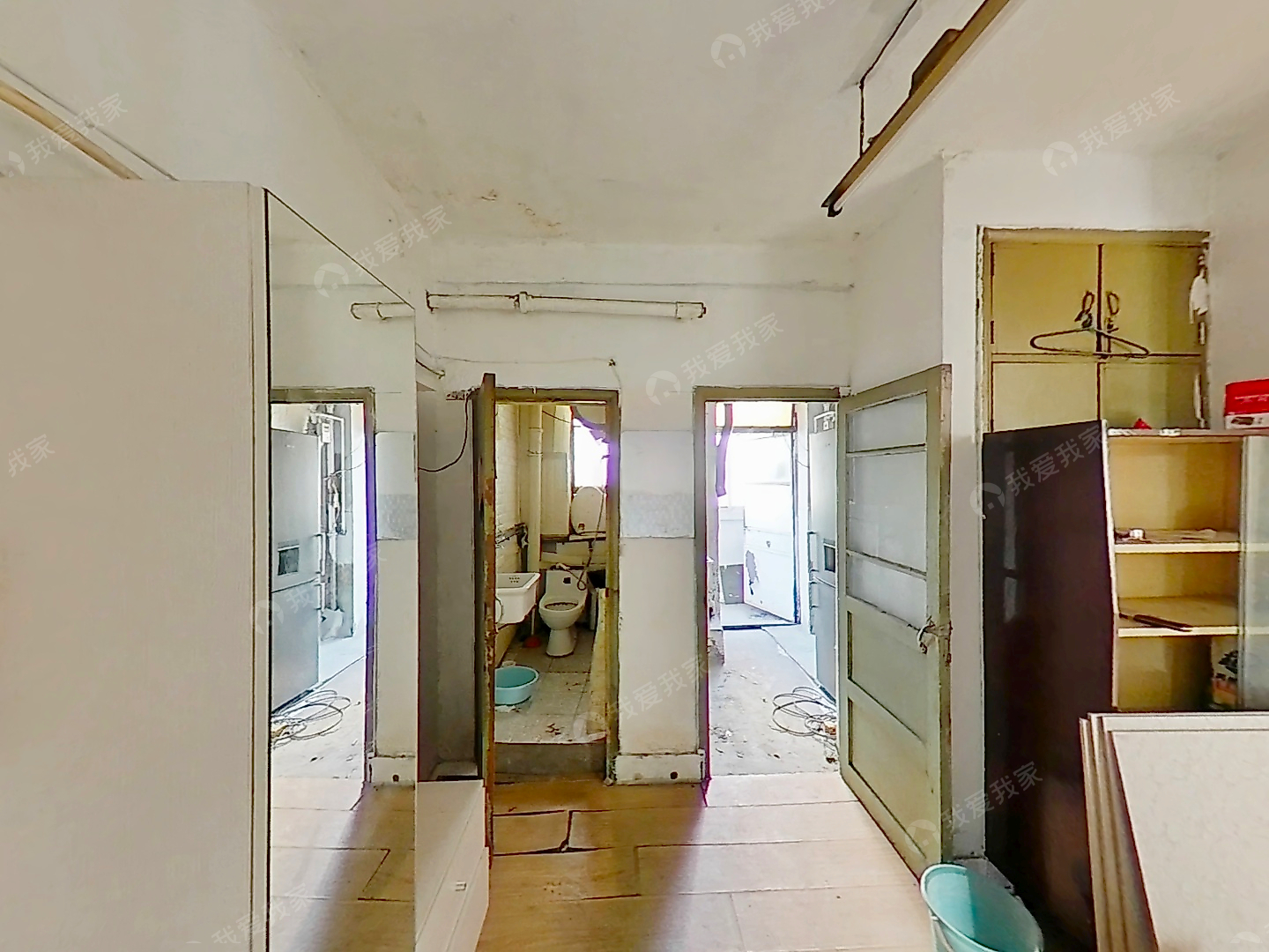 河北区低楼层两室出门地铁  同样的房子和我爱我家买 费用