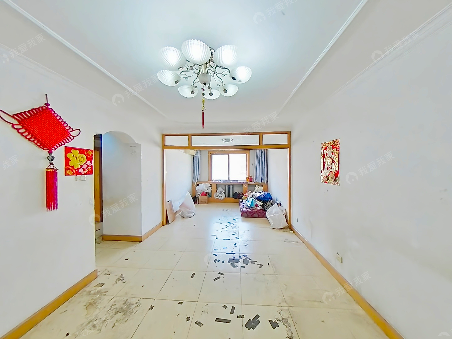 轻轨旁 多条公交线路 随时看房 随时入住 价格可议