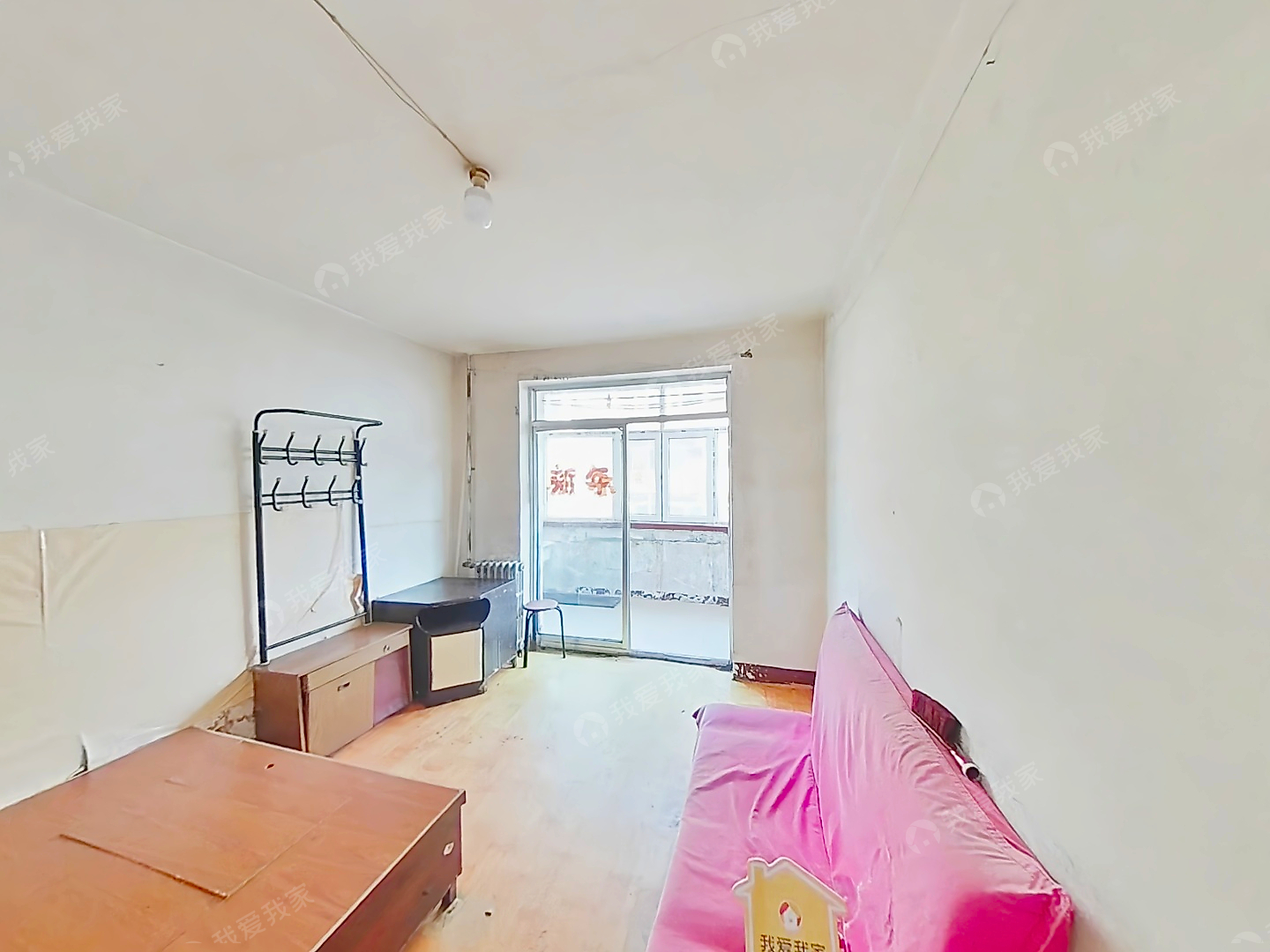 桥东街建设路旁，现浇结构2000年房龄，5层，大红本在手，