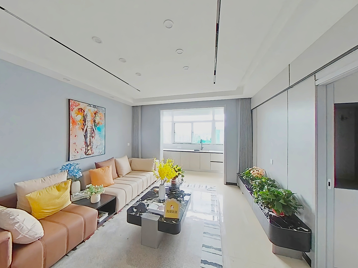 房户型为2室1厅1卫，建筑面积为70平米，朝向为西。