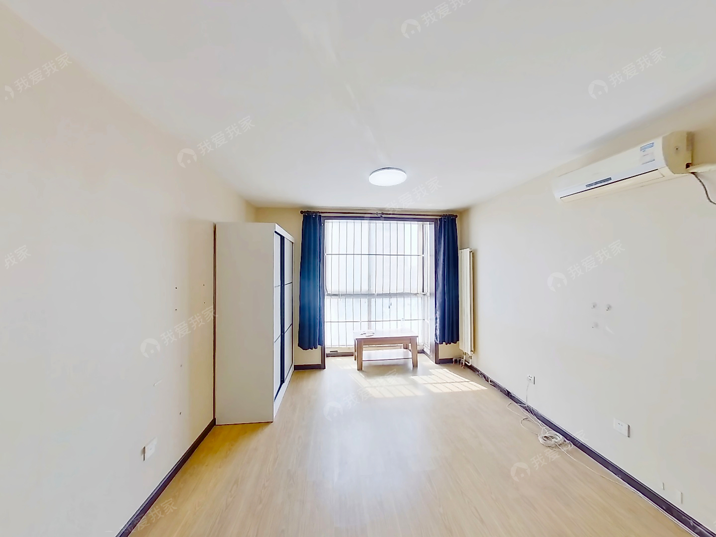 南三环边上，全明格局两居室，小区人车分流