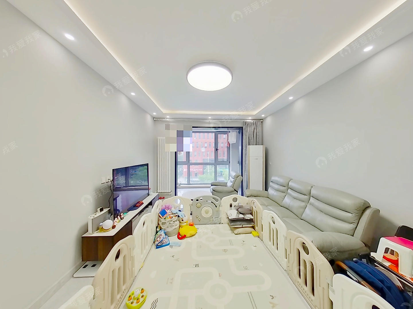 自住精装修三居室，东边户，全明格局。距离地铁只有几百米。