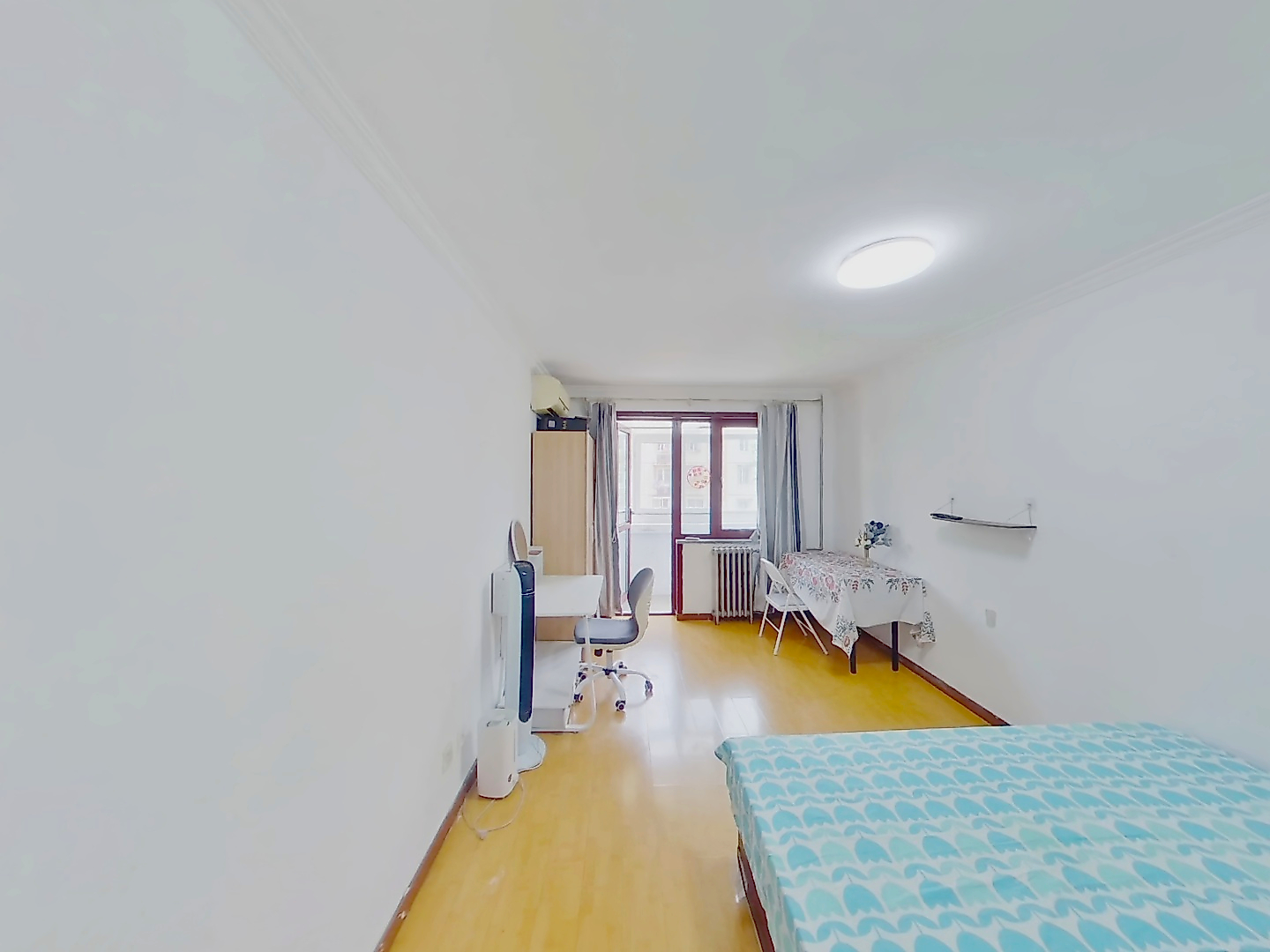 八里庄北里中间层南北两居，不临街，近公园，6号3号双地铁