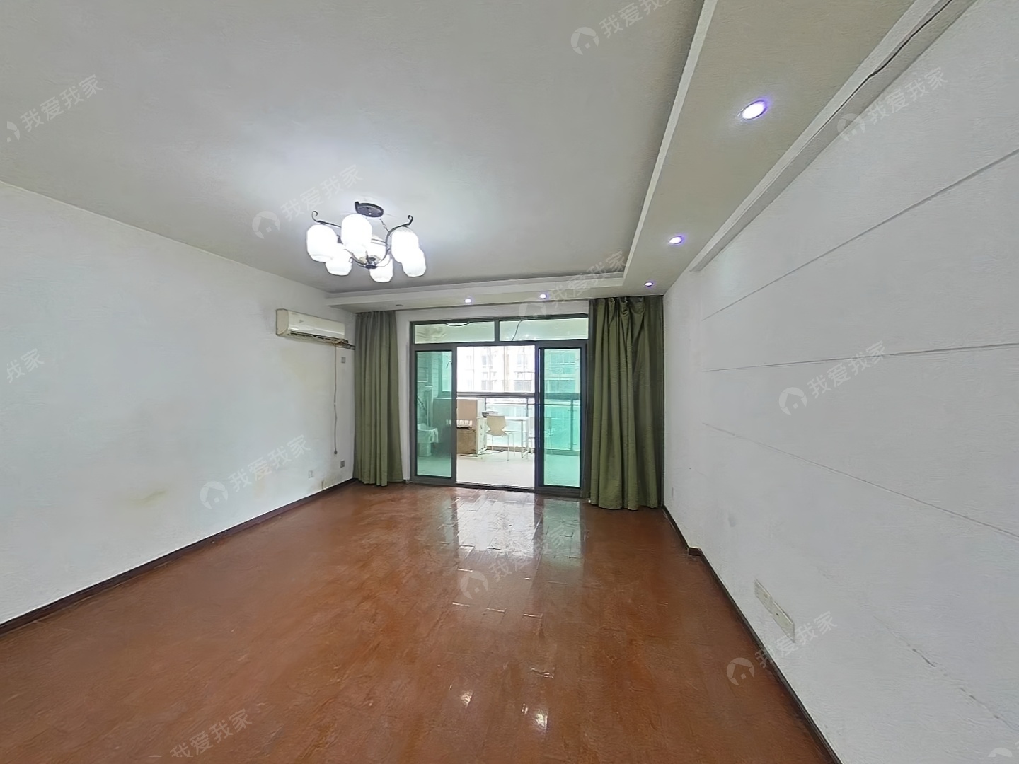 南京我爱我家大光路 御道街 5号6号地铁 大四房 有车位 电梯洋房 边户