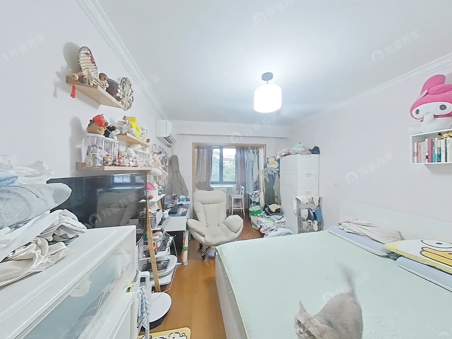 电梯房自住装修，拎包入住，正对花园